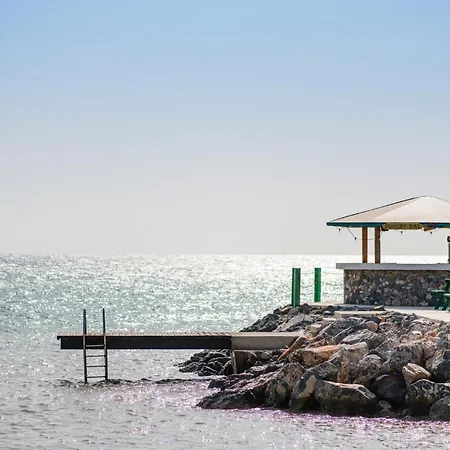Thalassa Beach *